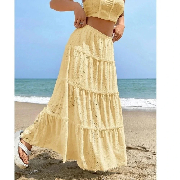 Ladies' Holiday Solid Color Hollow Out Embroidered Skirt - Picture 5 of 7